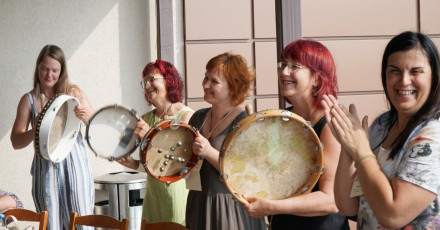 Paskums festivl Omotu stuosti Foto no RCB krjuma